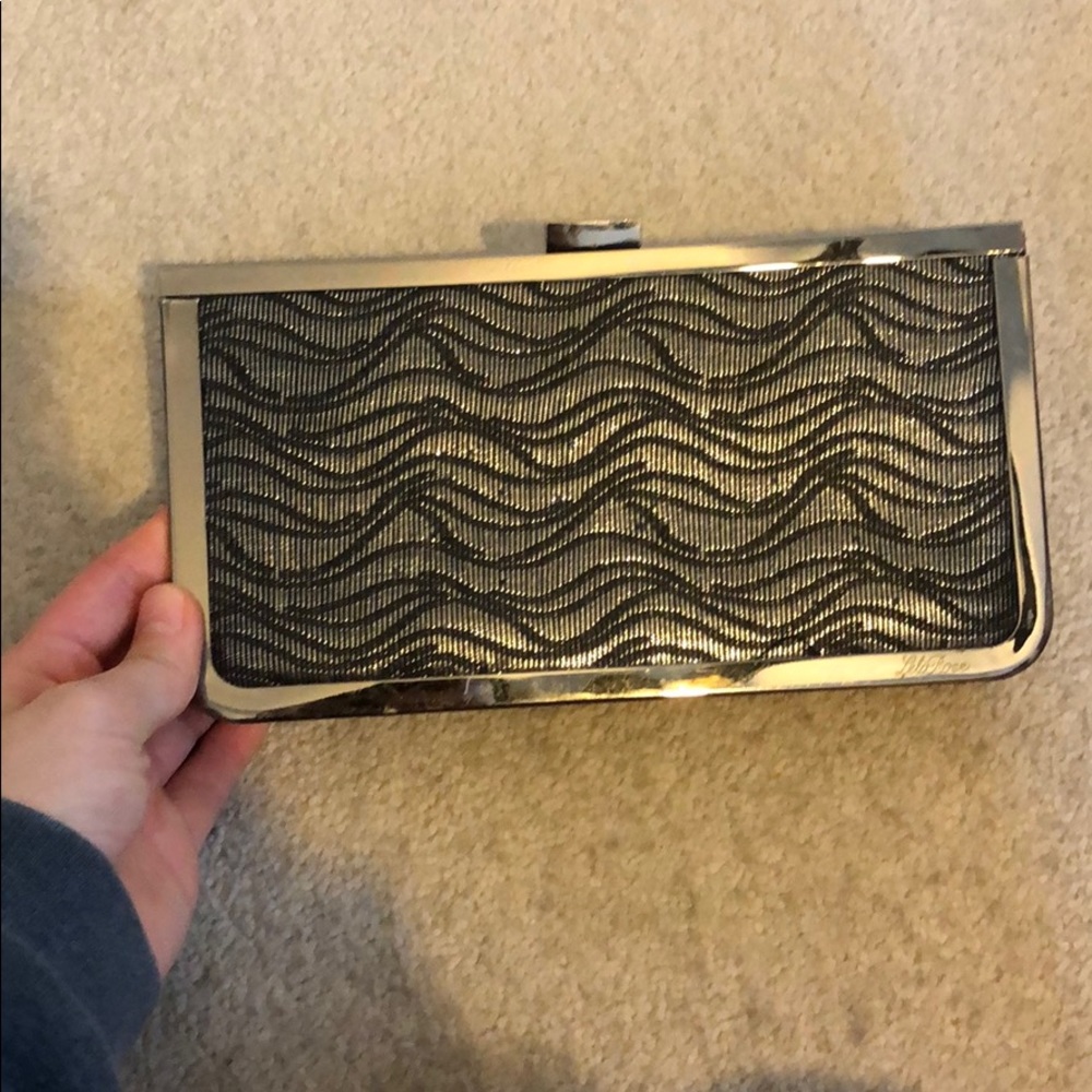 Metallic clutch - Picture 1 of 3